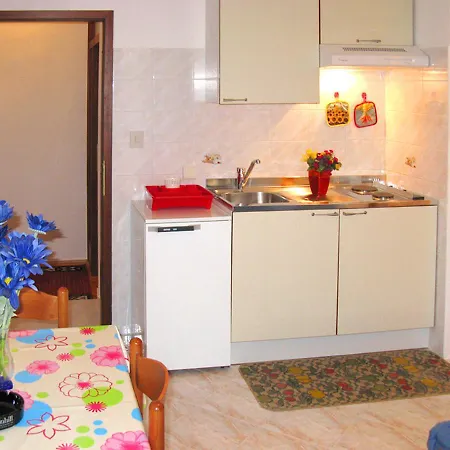 Haus Lori 150s Apartment