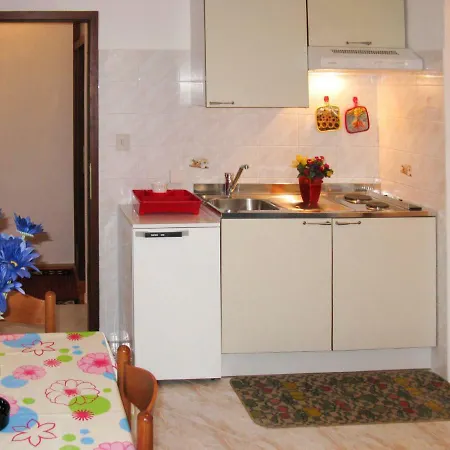 Apartment Haus Lori 150s Rovinj